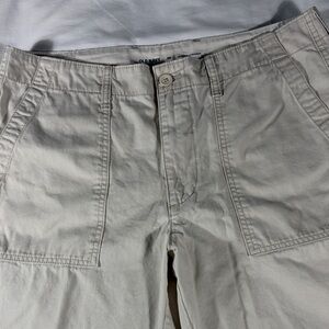Old Navy mens stone khaki Lived In Straight flat front 9" chino shorts - size 36